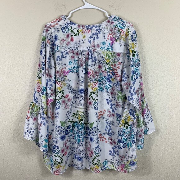 Violet + Claire Floral Fairy Bell Sleeve Blouse  - Size 1X - Picture 7 of 7